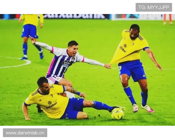 瓦伦西亚保级形势变化,对赛季走势形成制约与影响 瓦伦西亚保级形势变化,对赛季走势形成制约与影响